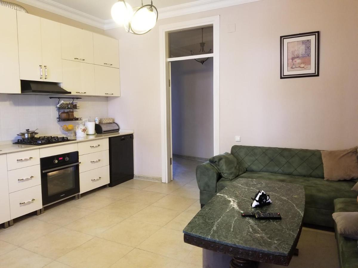 Apartment Chavchavadze 21 Batum Dış mekan fotoğraf