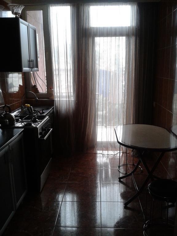 Apartment Chavchavadze 21 Batum Oda fotoğraf